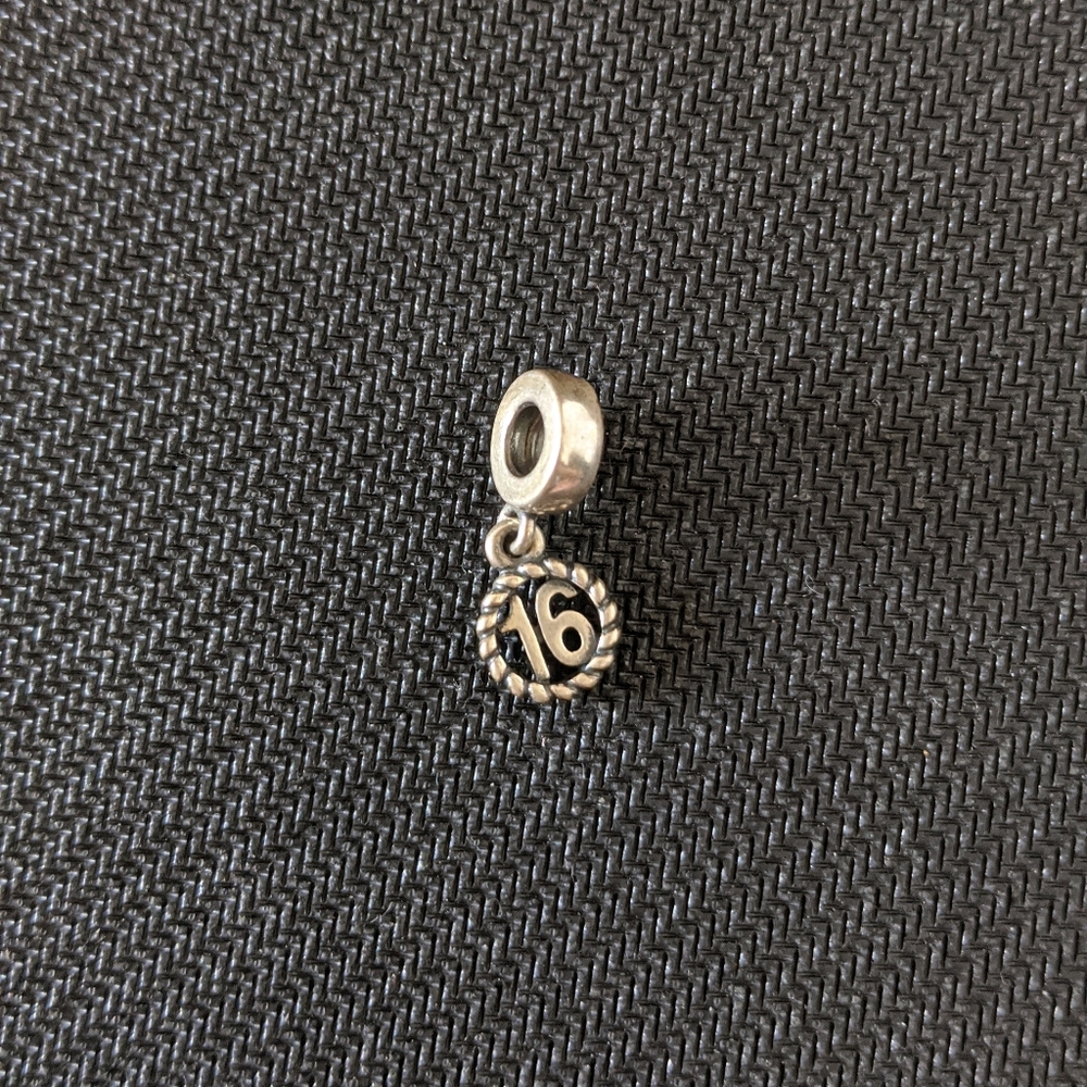 Pandora Sweet 16 Charm